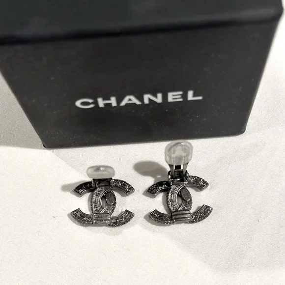 Chanel crystal earrings - Picture 2 of 4